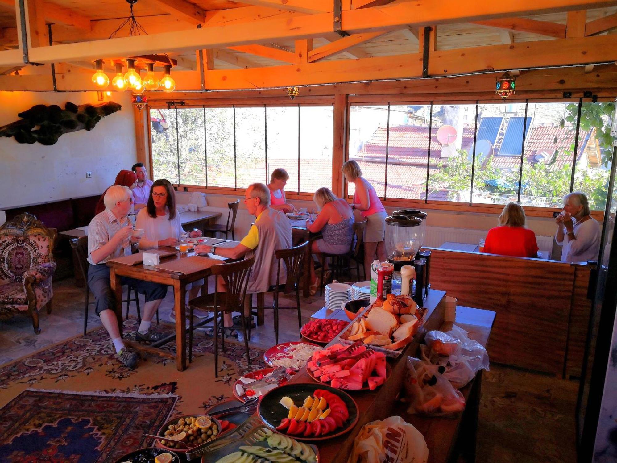 Larissa Cave Hotel Nevşehir Bagian luar foto