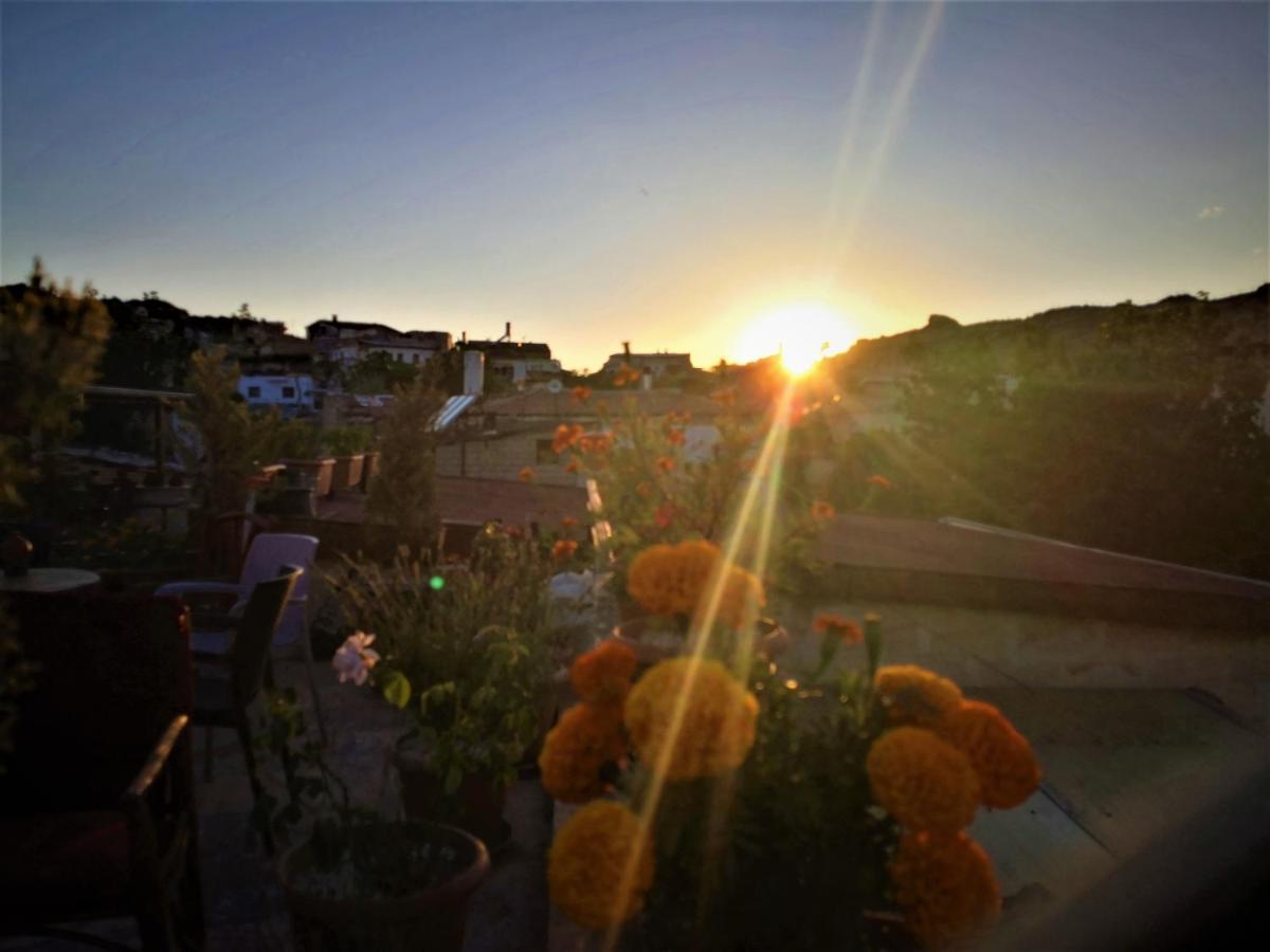 Larissa Cave Hotel Nevşehir Bagian luar foto